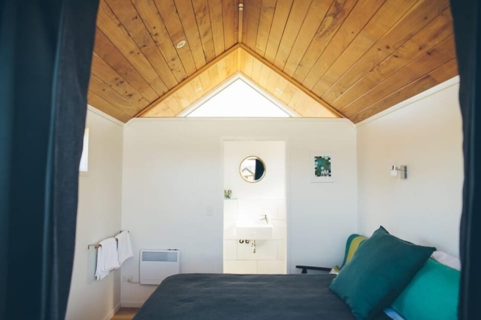 Rabbit Island Huts Ensuite Hut Number .2.