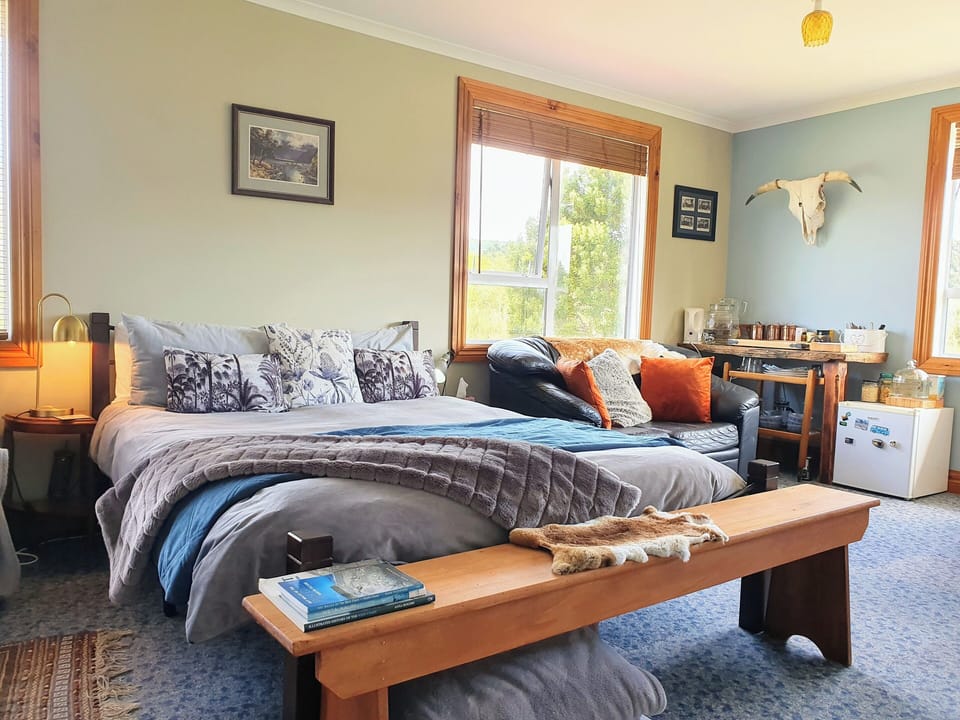 Spacious room for up to 5 guests. 