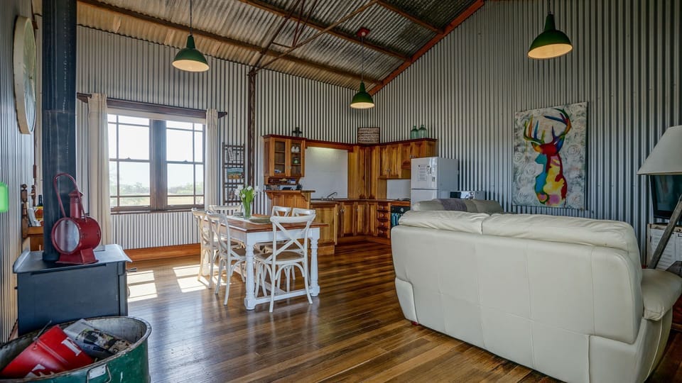 Open kitchen/dining family room