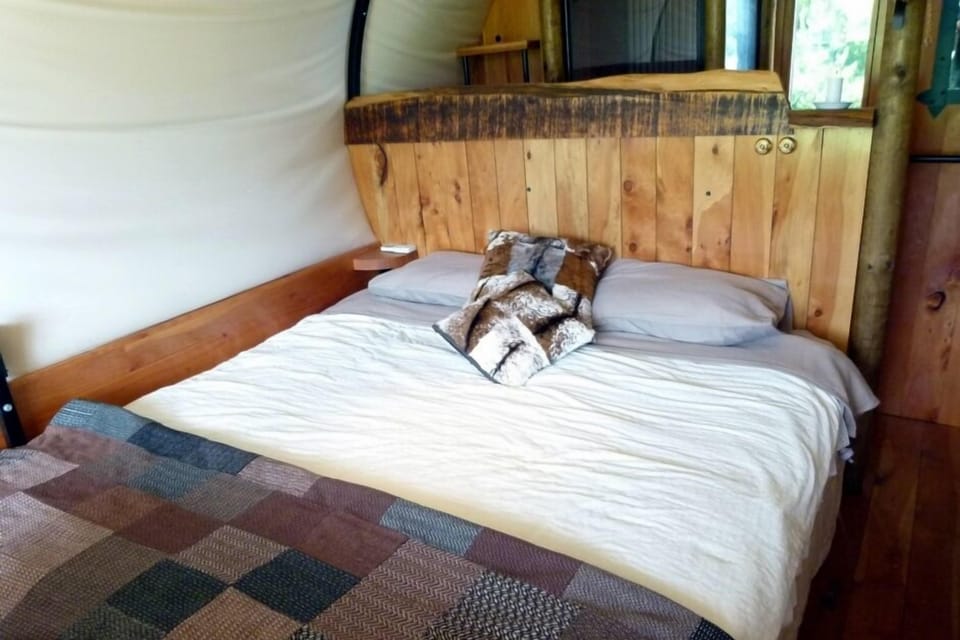 King size double bed, or twin single beds