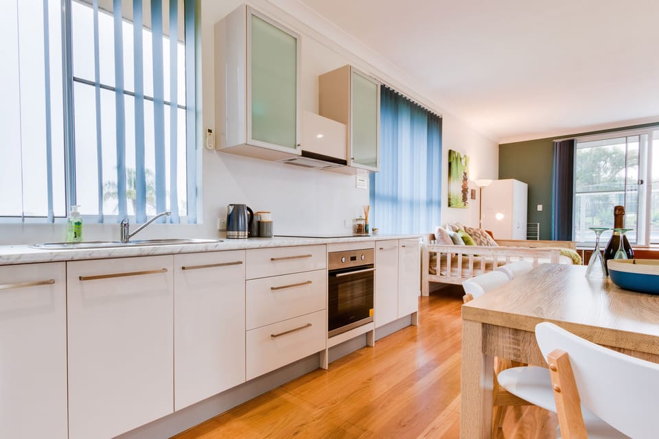 Full Kitchen 