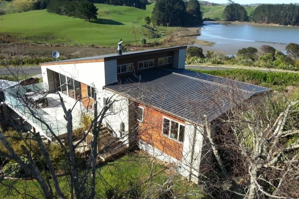 nice relaxing oasis walking distance to town