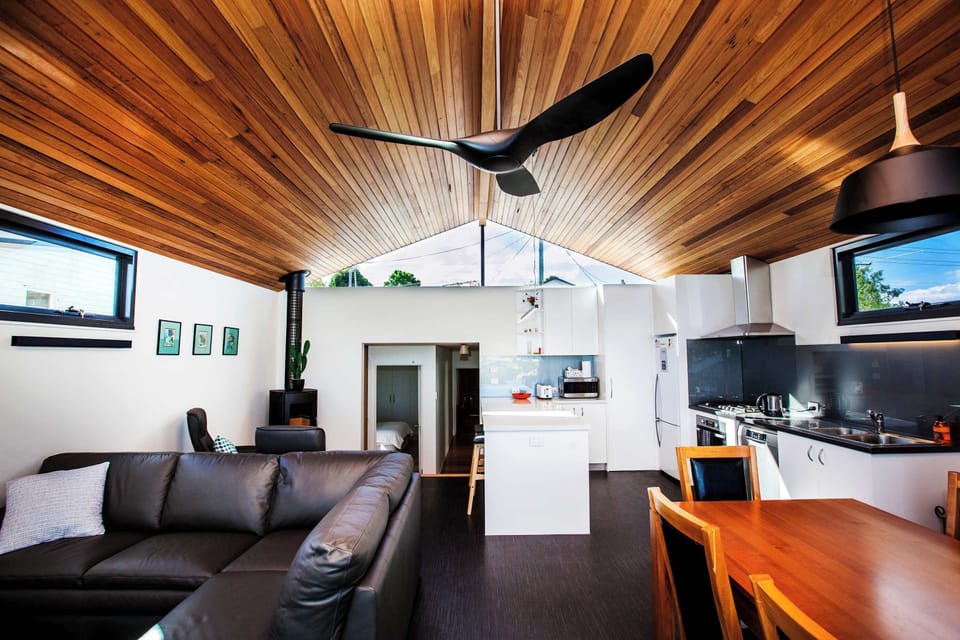 Sam
10 years on Airbnb
Rating, 5 stars
,·3 weeks ago
Great spot, handy walking distance to everything you want to do in Hobart. And great views!