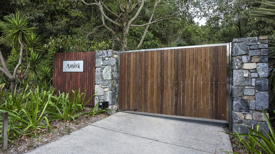 main gate bottom of driveway (automatic opening)