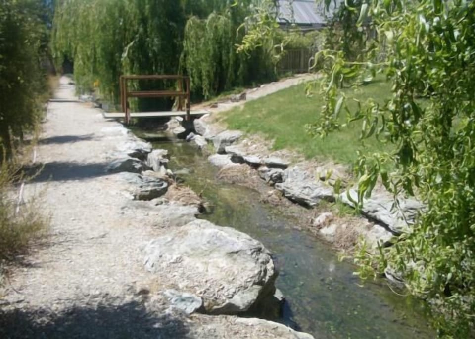 Stream outlook