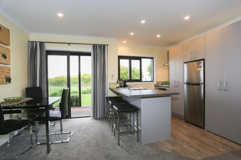 Chardonnay Kitchen/Dining