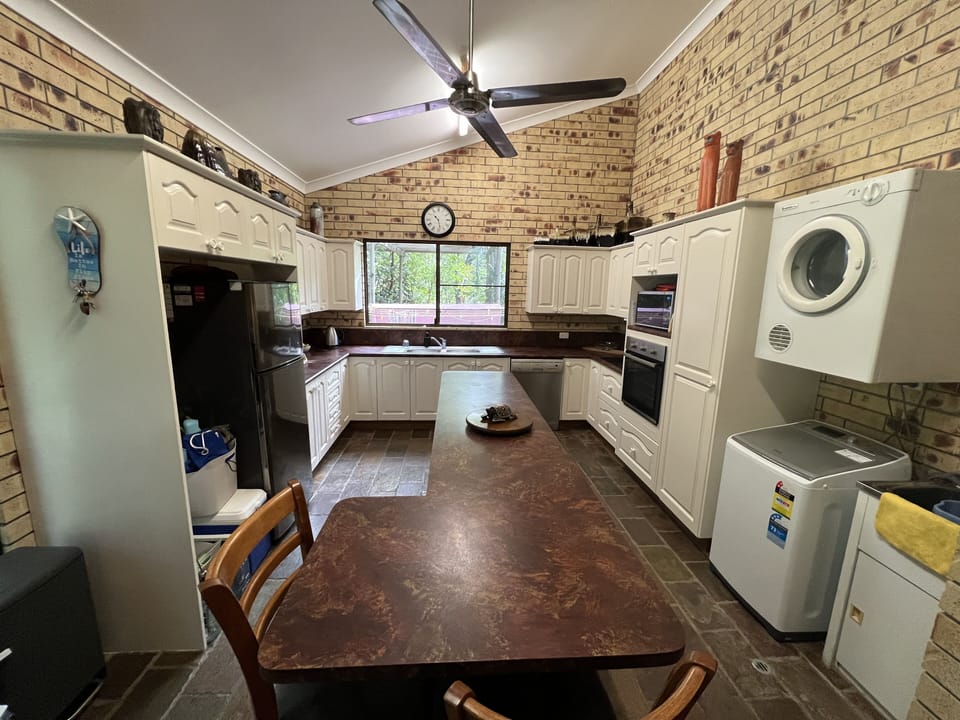 Kitchen & laundry
