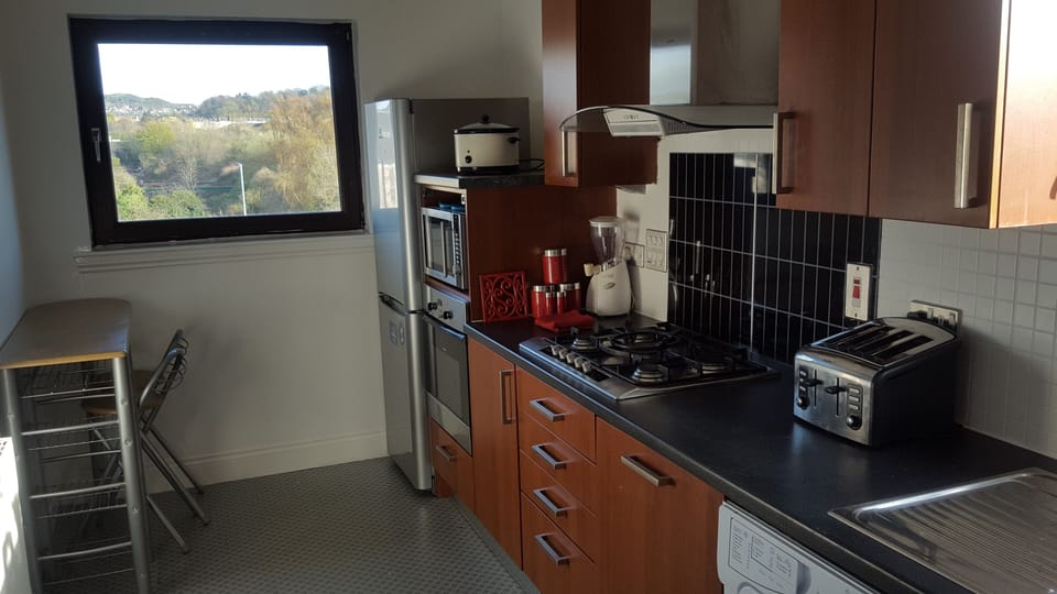 Fully fitted kitchen