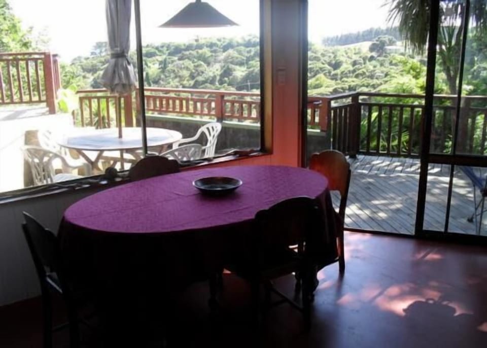 Lounge/Dining