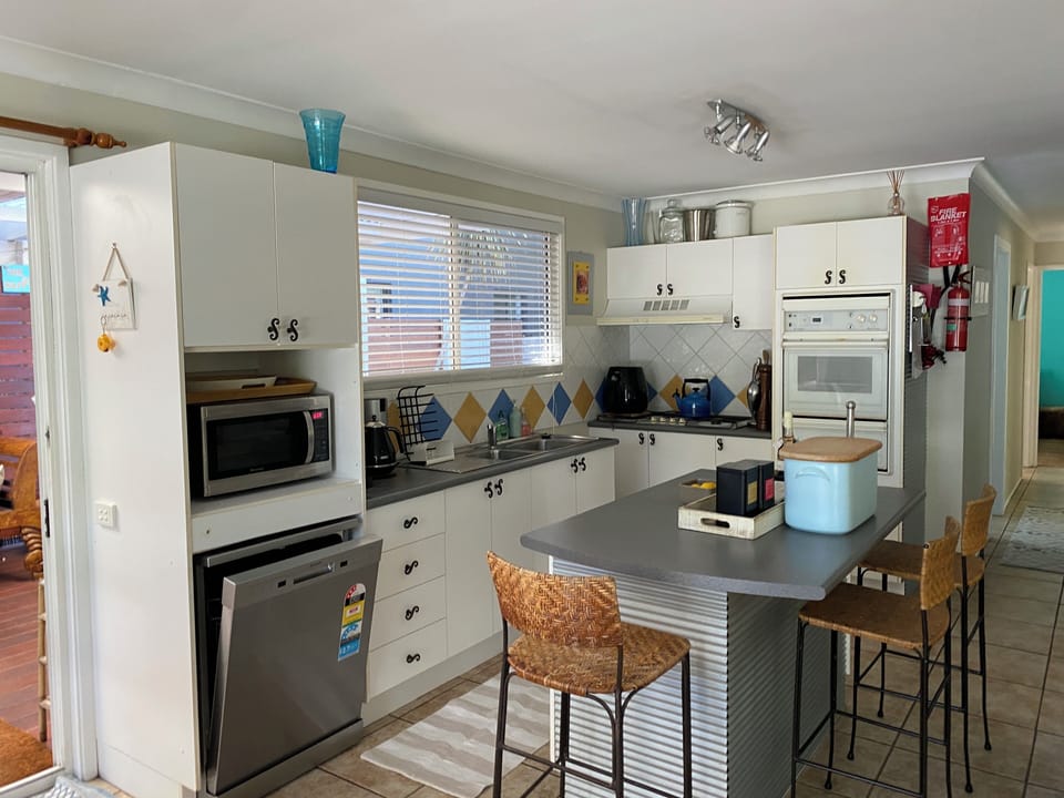 Full kitchen