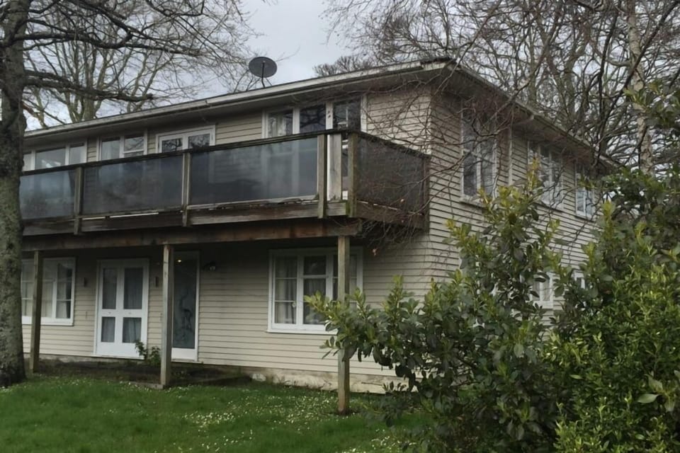 Twin Oaks Lodge