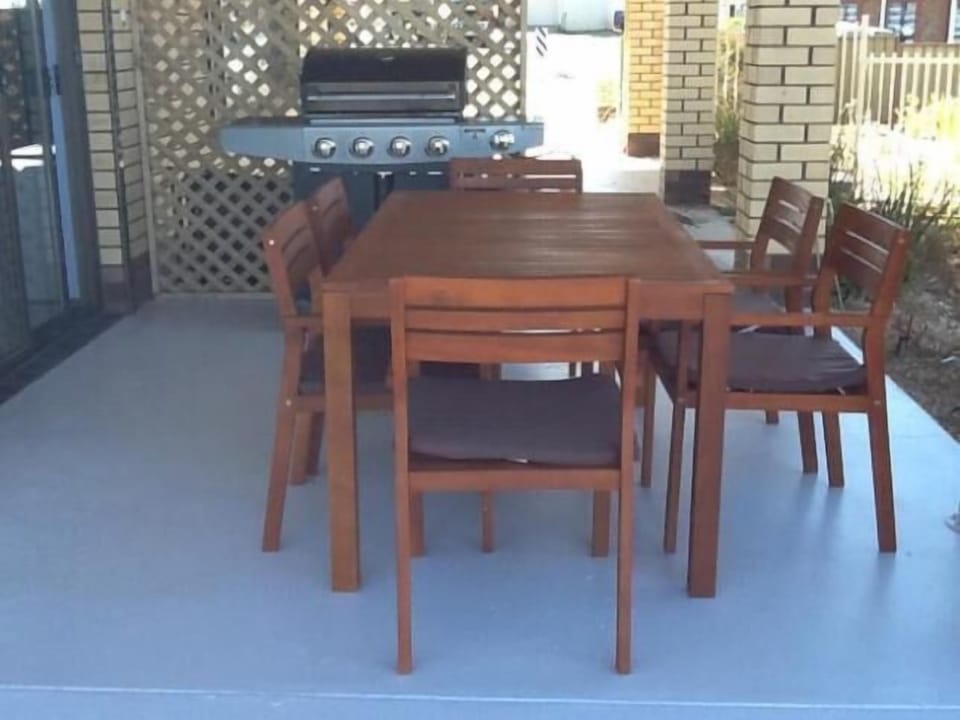 Salty Air Apt 1 BBQ Outdoor Area