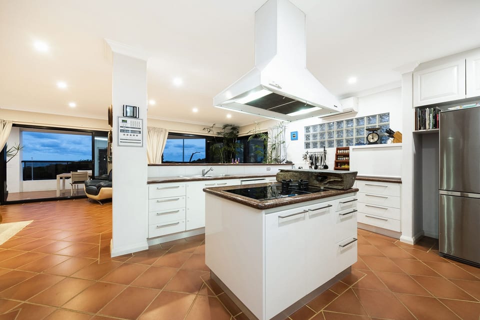 Huge kitchen with nothing to wish for.