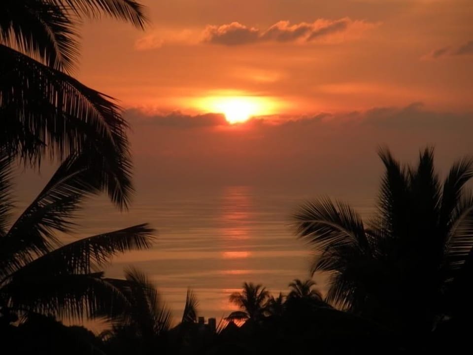 The sunset view from the "Bougainvillea" villa swimming pool!