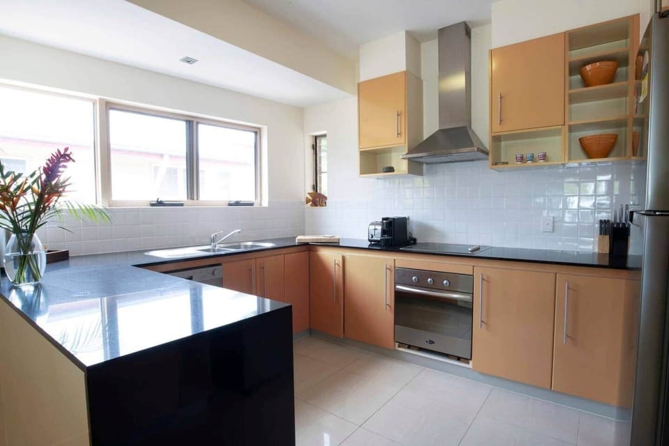 Beach House Apartment No 5 - Fully Equipped Kitchen