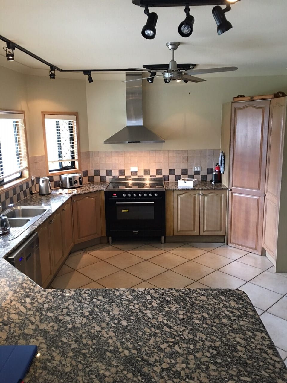 Fully equipped kitchen