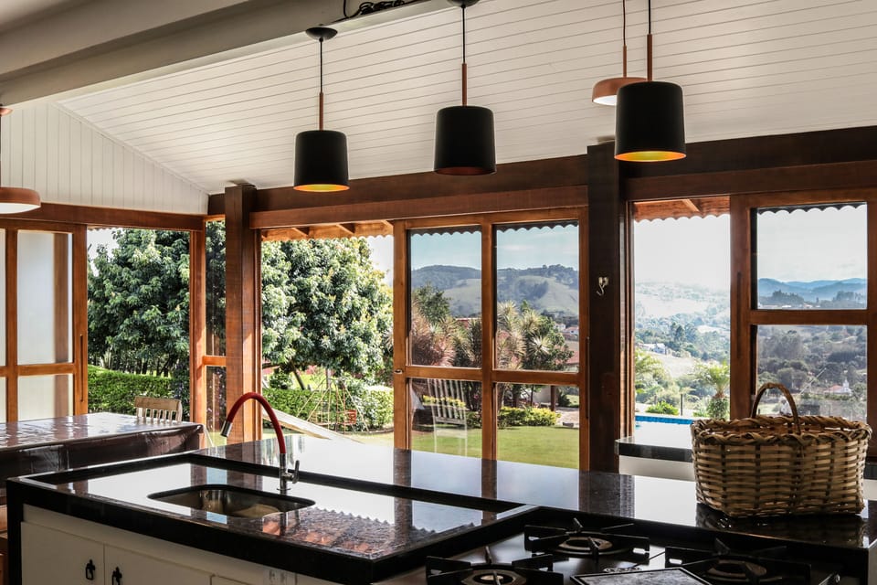 pia da cozinha com vista panorâmica