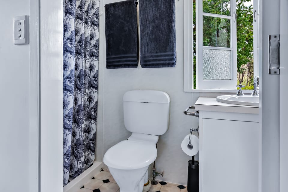 Ensuite off king bed room