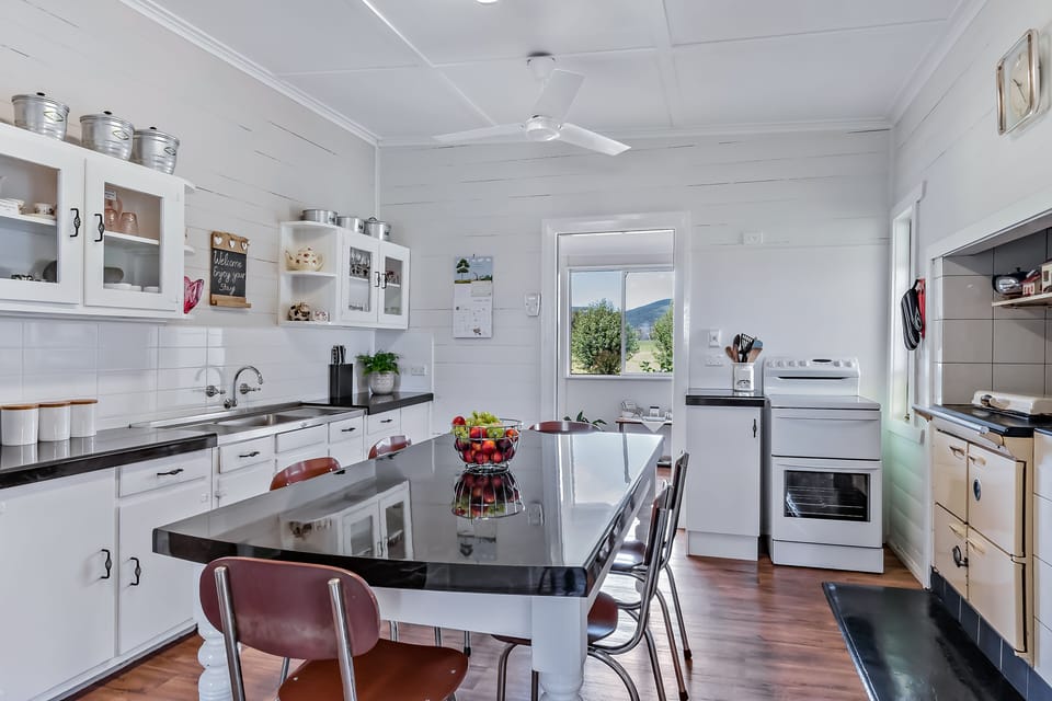 Country farmhouse kitchen, full cooking facilities