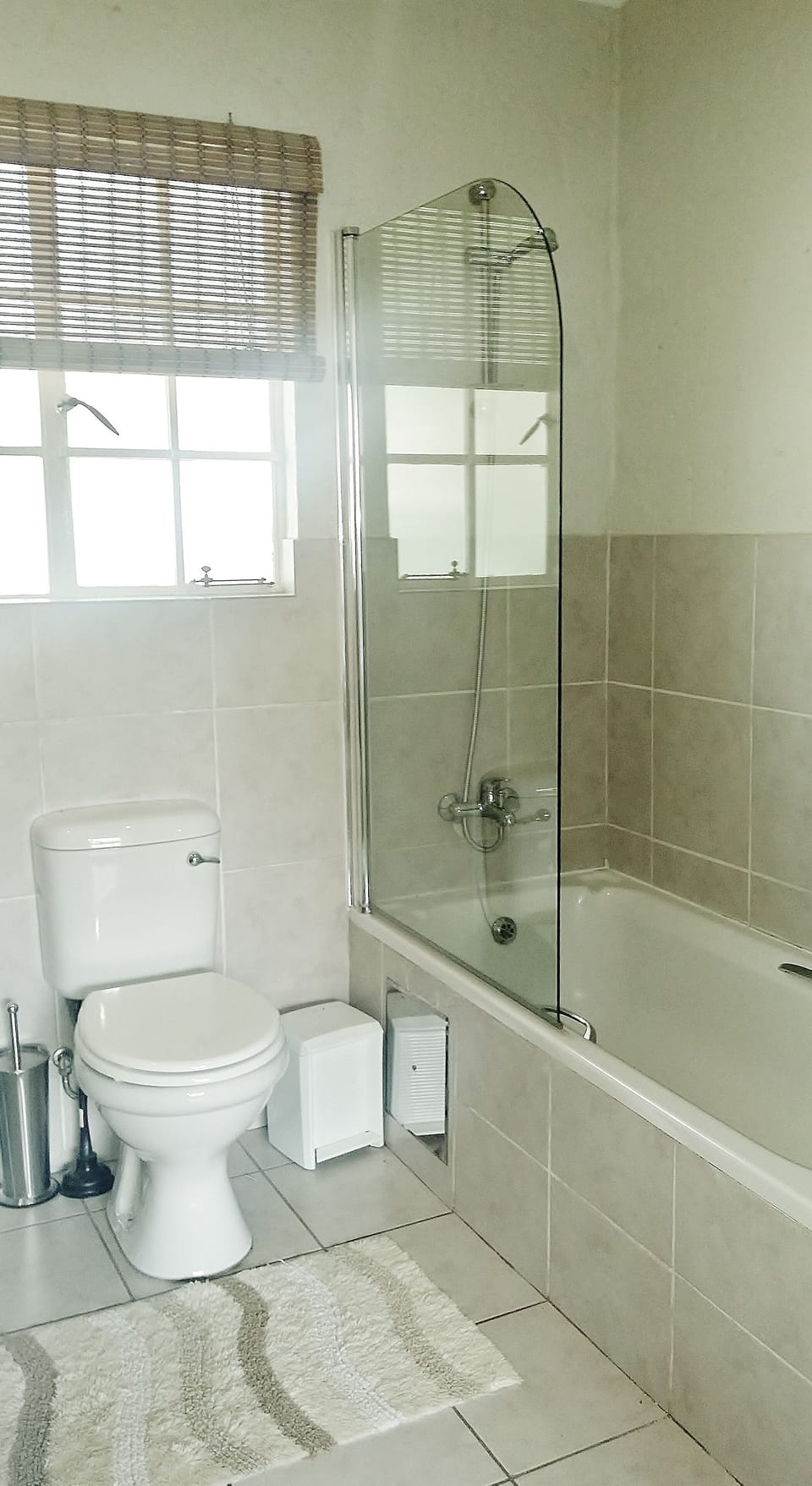 Bath 1 en-suit