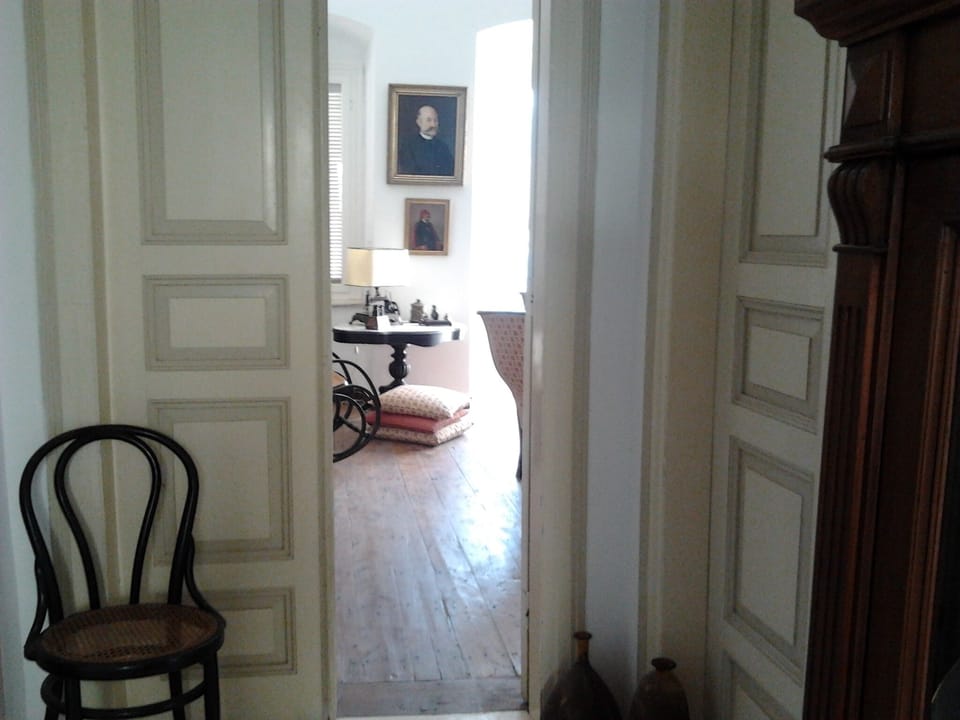 Twards the living room