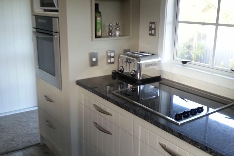 Wall oven andamp; ceramic cooktop