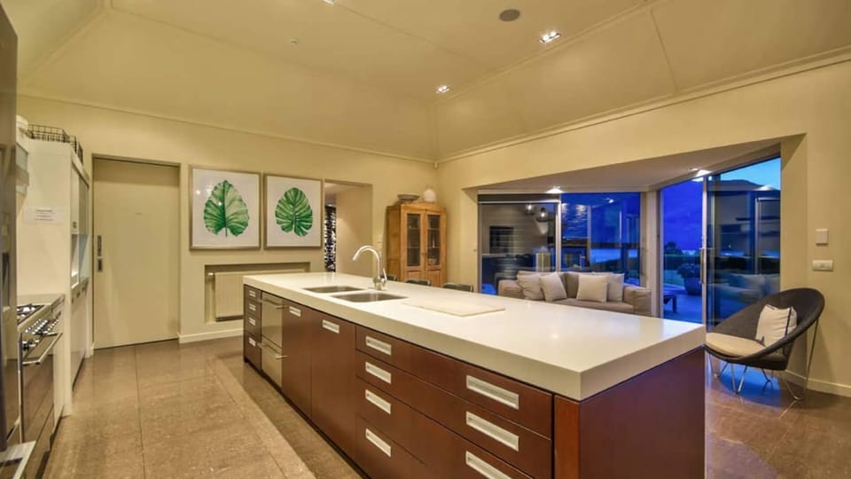 Full chef's kitchen