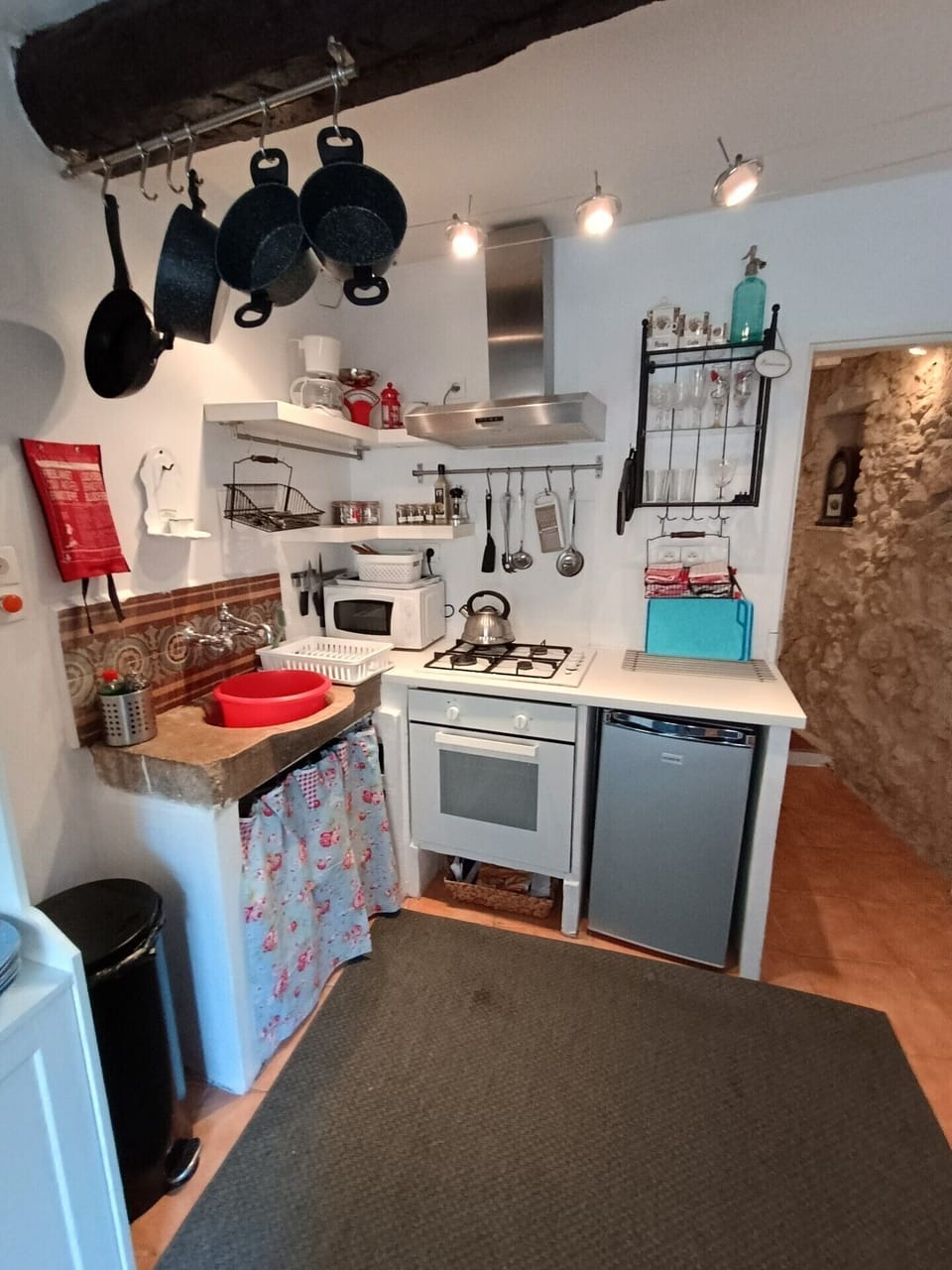 Fully equipped Kitchen and Dining Room