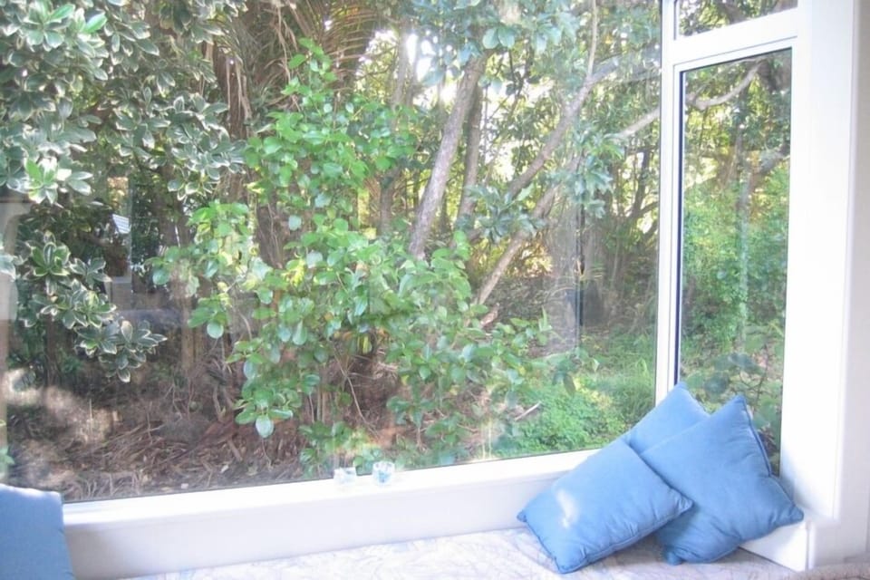 Lounge Window Seat