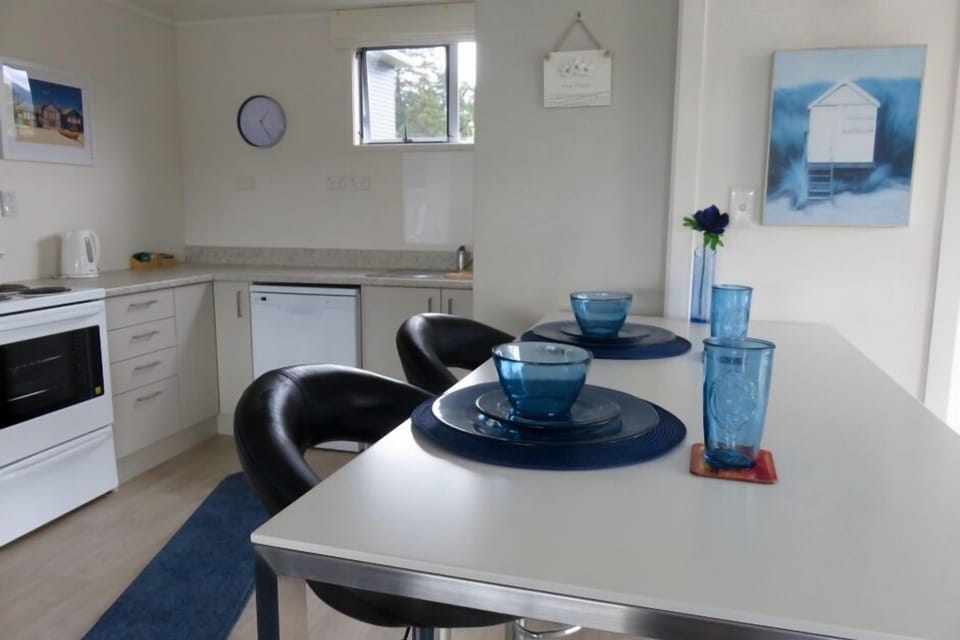 Breakfast bar