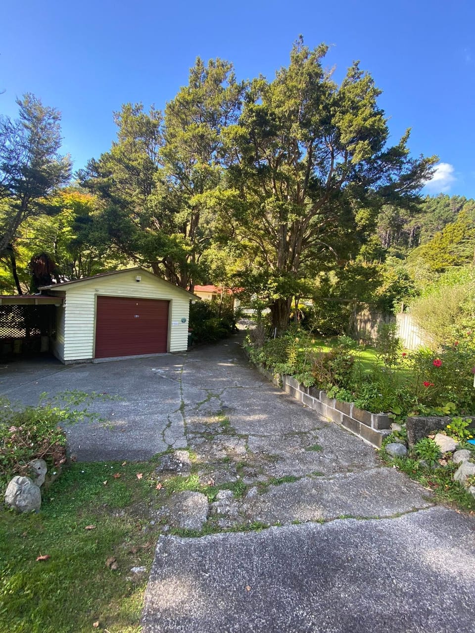 Gorgeous Twin Totara Cottage.