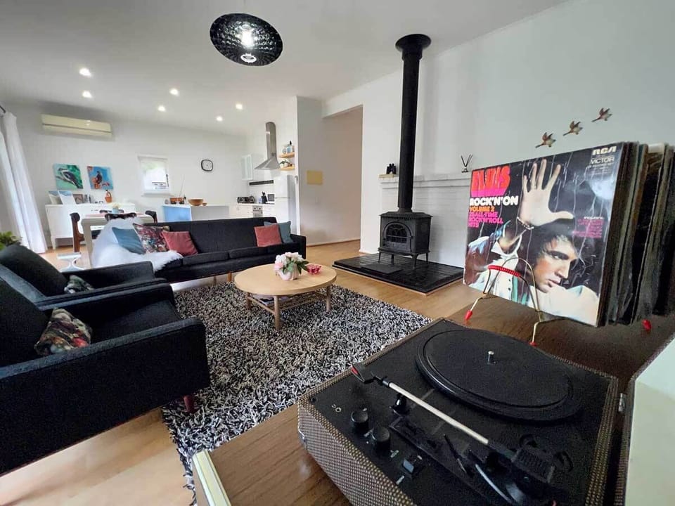 Main living/lounge