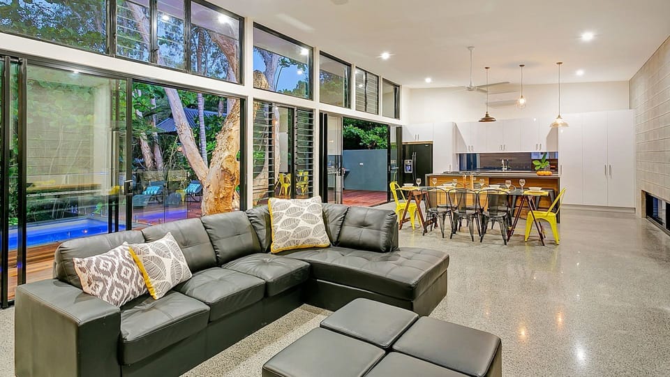 Relaxing open plan  family room