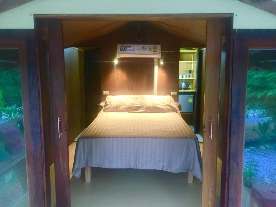 Queen size bed