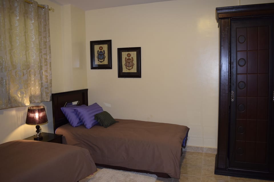 Queen Nefertiti room
