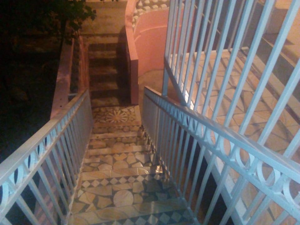 Independent Mstr Bdr: Wifi, TV, AC, Microwave, 24h elec, Fridge, Security agents Apartment in Port-au-Prince