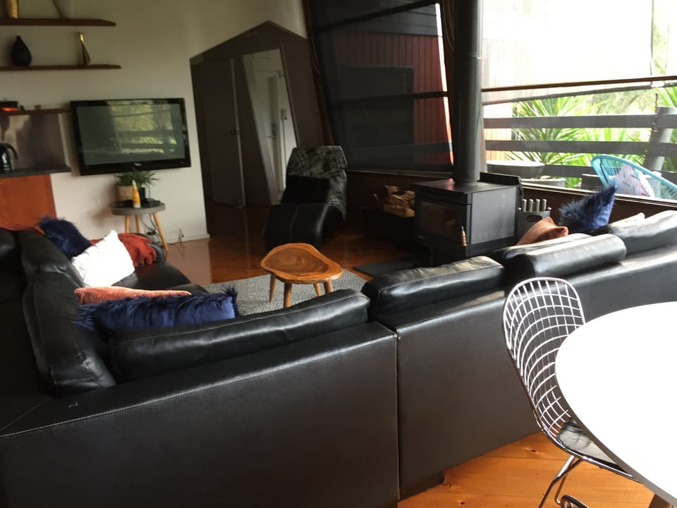 Gwinganna Lounge room