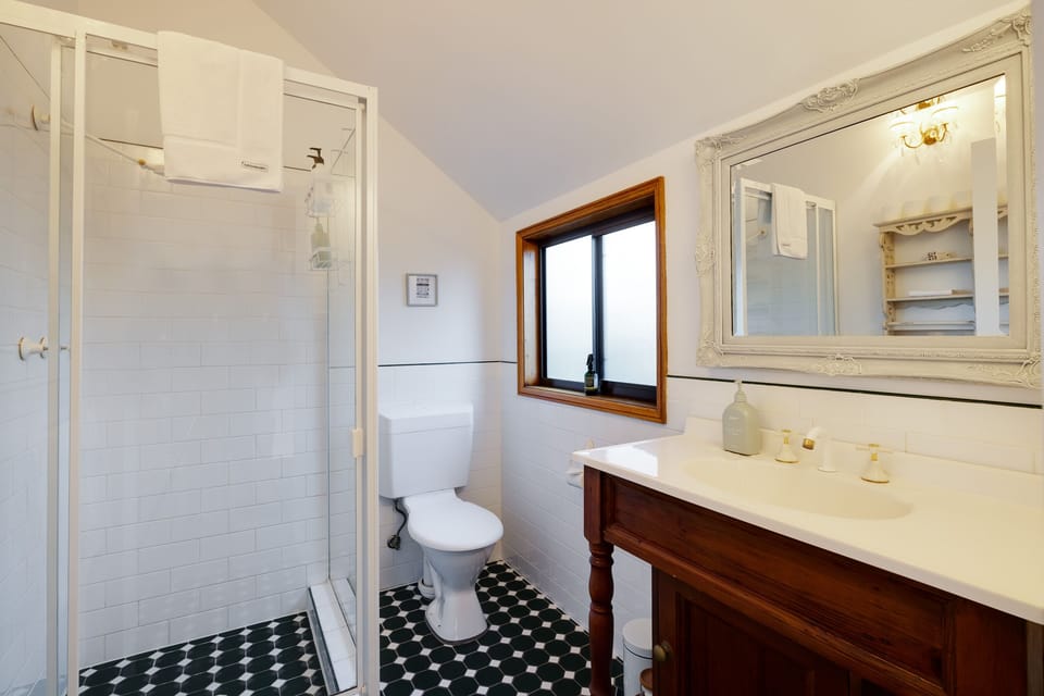 Upstairs bathroom