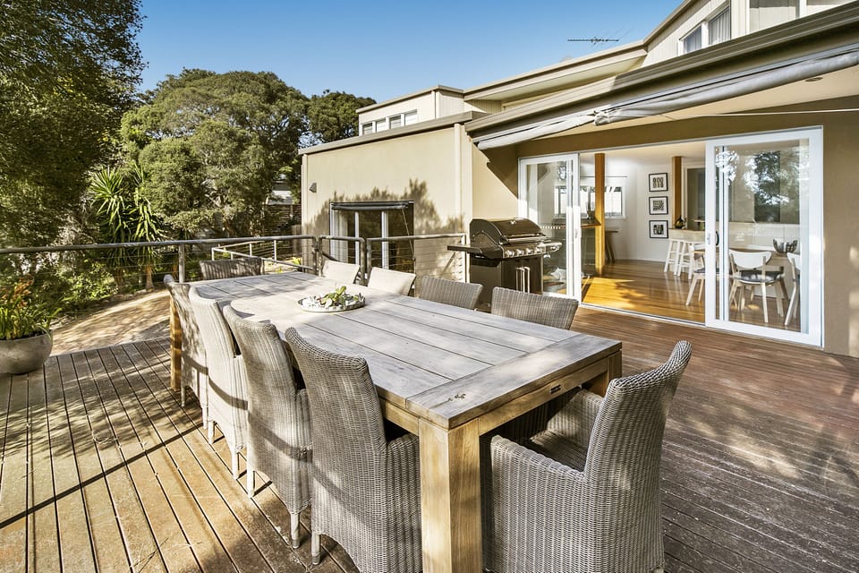 Outdoor Dining/Exterior