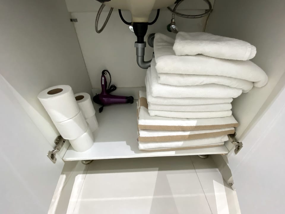 Bathroom amenities