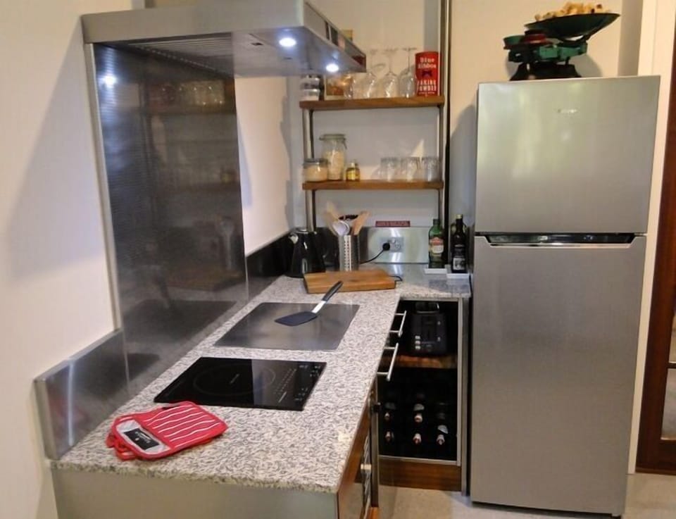 Teppananki grill, microwave, and cooktop