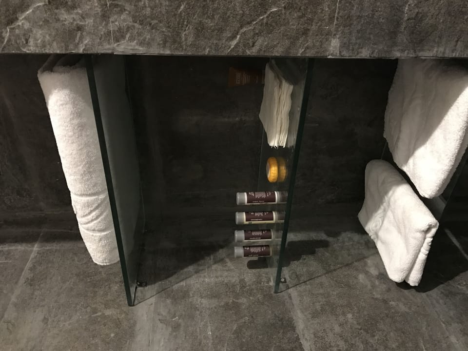 Bathroom amenities