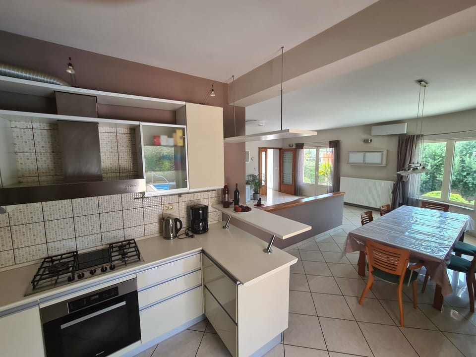 Kitchen, dining place
