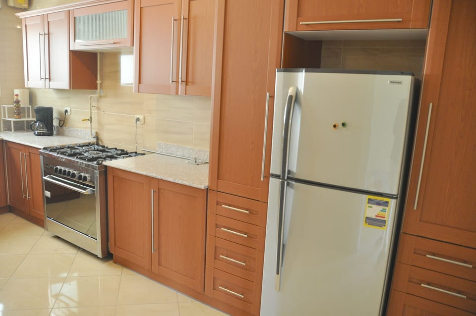 Fully functional Kitchen - includes Dishwasher, Plates, Pots, Cutlery, etc