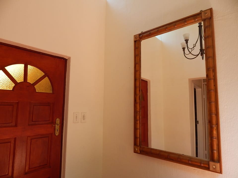 Lobby area, Unit 1