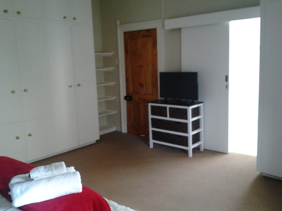 main entrance and tv  for sugarbird bedroom