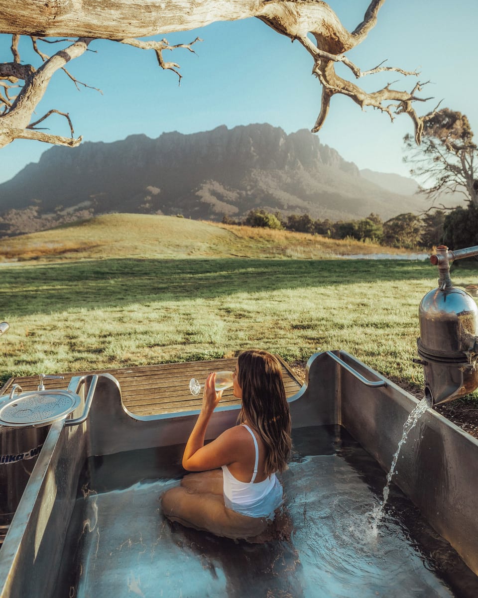 Outdoor spa tub