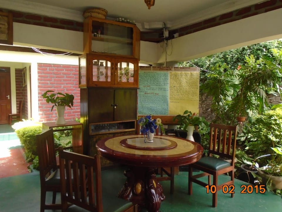 Outdoor dining