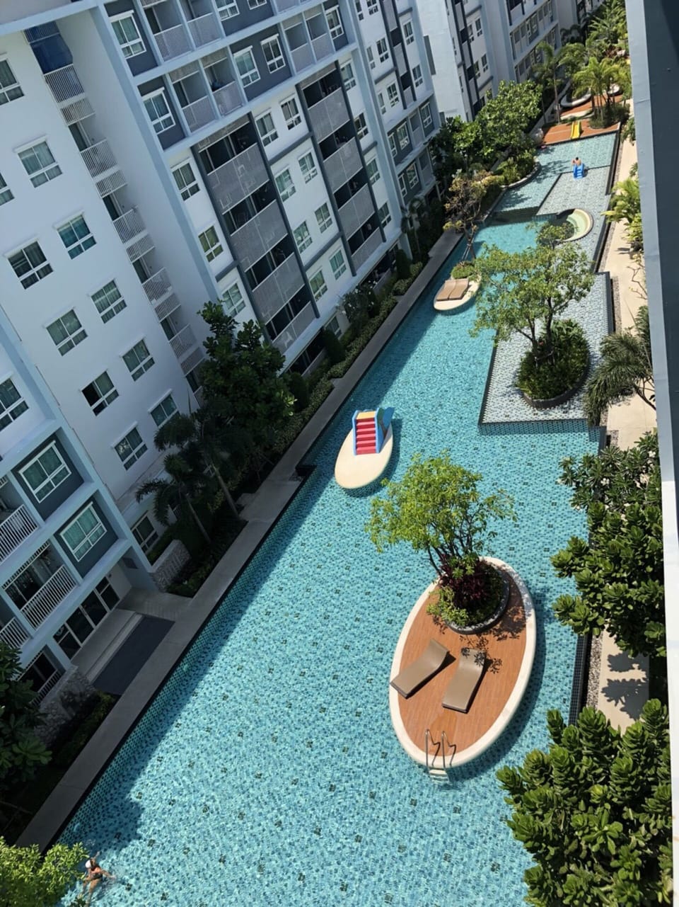poolview