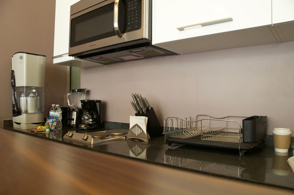 kitchen full equipped